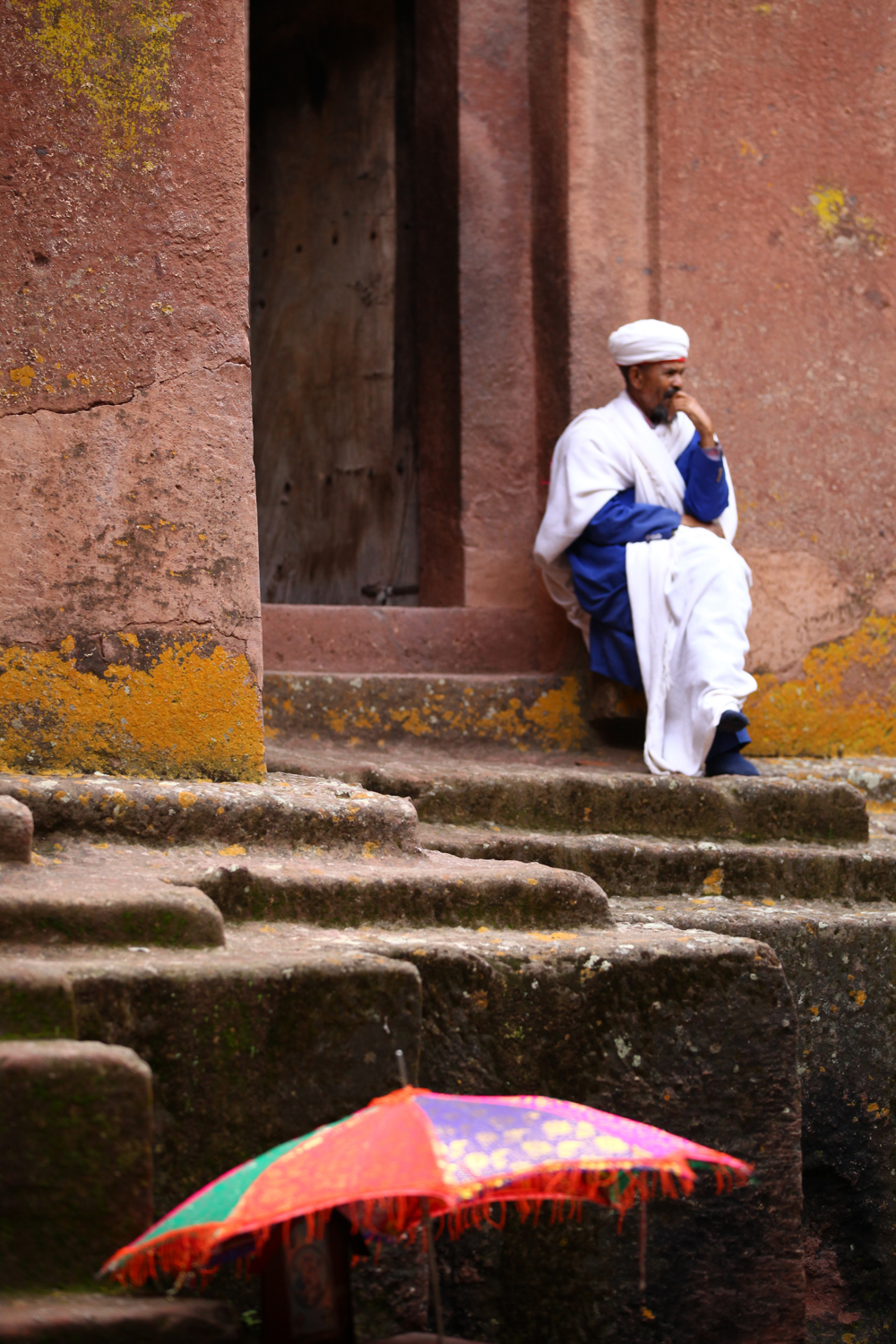 Figure dans le paysage, série Ceux qui attendent — photographie de Jo Allaux